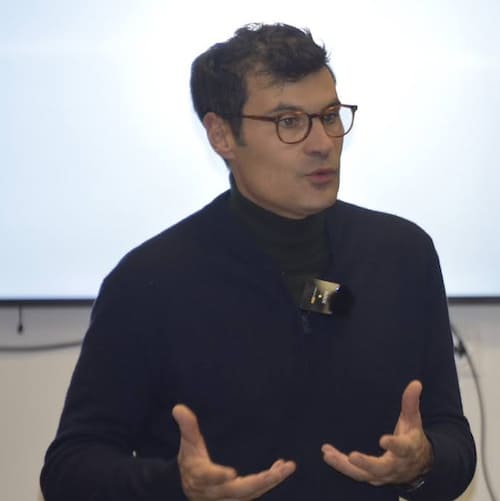 Florent Hamon, Praticien EMDR, Hypnothérapeute et Infirmier Anesthésiste à Paris. Florent Hamon, Praticien EMDR, Hypnothérapeute et Infirmier Anesthésiste à Paris.